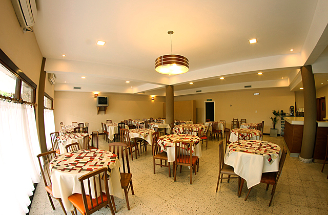 Salon comedor del hotel sarimar